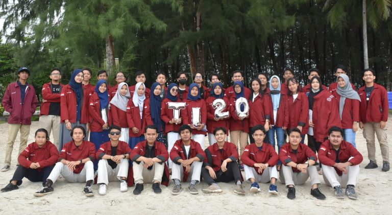 FAMILY GATHERING TEKNIK INFORMATIKA ANGKATAN 2020 : “Bersatu Untuk Tumbuh”