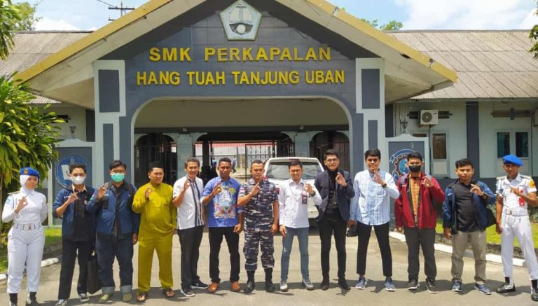 Semangat Perluasan Mitra dan Kerja Sama, Fakultas Teknik Kunjungi SMK Perkapalan Hang Tuah.
