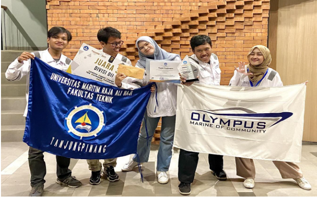 Read more about the article Tim UMRAH Raih Juara 3 Design Inovasi Kapal Wisata Nasional di kompetisi KKCTBN 2023 Universitas Indonesia