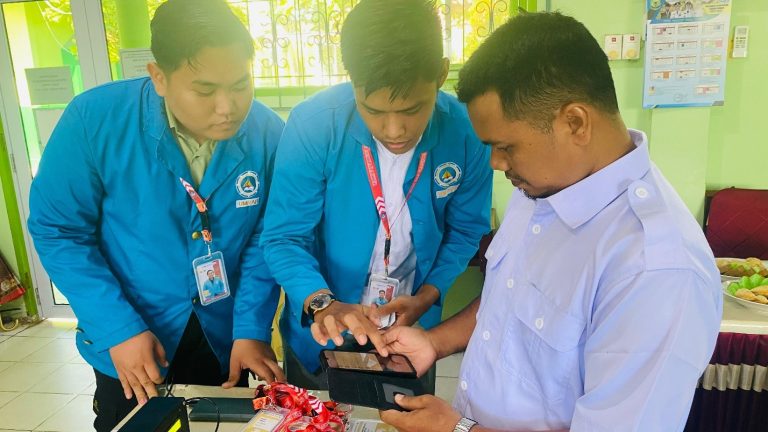 Tim PKM-PM RBM Luncurkan Alat Absensi Digital dan Website SIDIKAT (Sistem Informasi Digital Akademik di SDN 013 Tanjungpinang Barat)