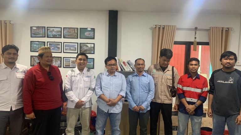 (Foto bersama Direktur CAS pada kegiatan penandatanganan IA)