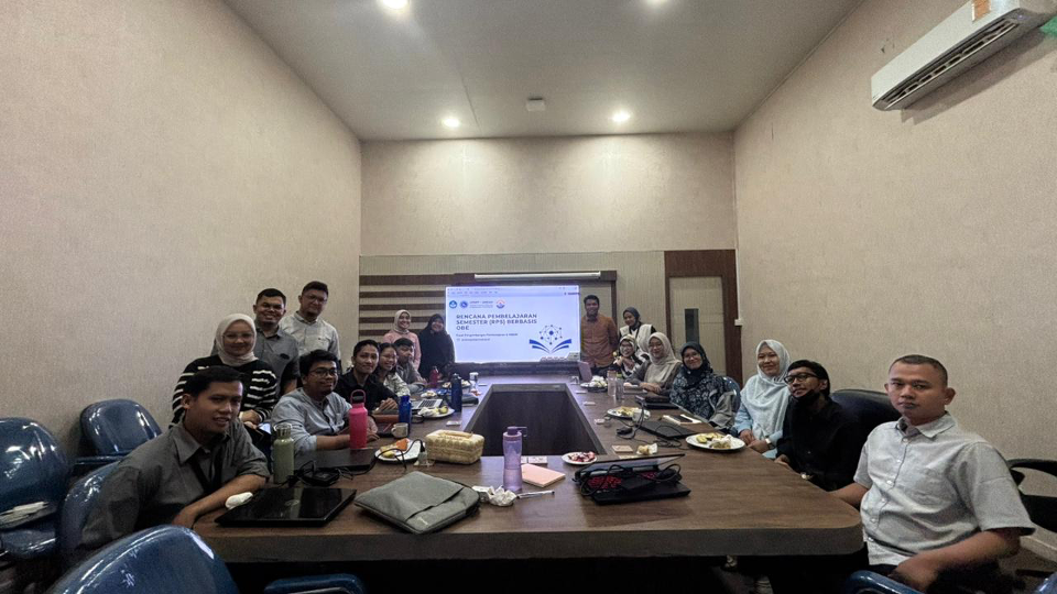 Read more about the article FTTK UMRAH Selenggarakan Pelatihan RPS Berbasis Kurikulum OBE bagi Dosen Prodi baru Perencanaan Wilayah dan Kota, Teknik Sipil, dan Arsitektur
