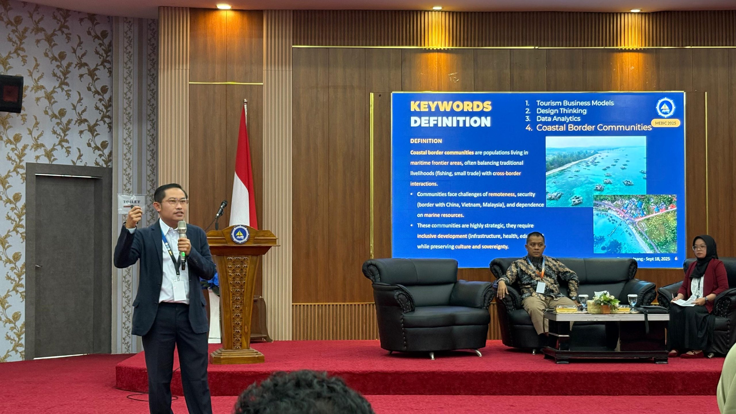 You are currently viewing Dosen Teknik Informatika UMRAH Jadi Keynote Speaker di MEBIC 2025